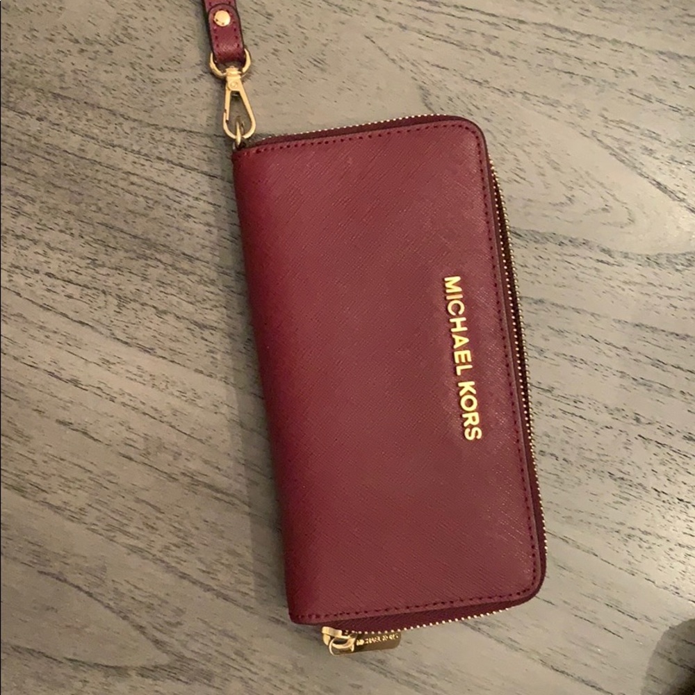Michael kors clutch wallet